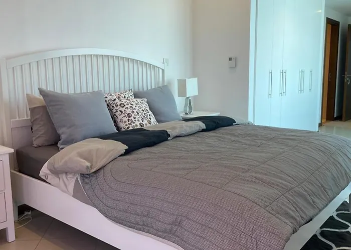 Luxurious One Bedroom - Rose